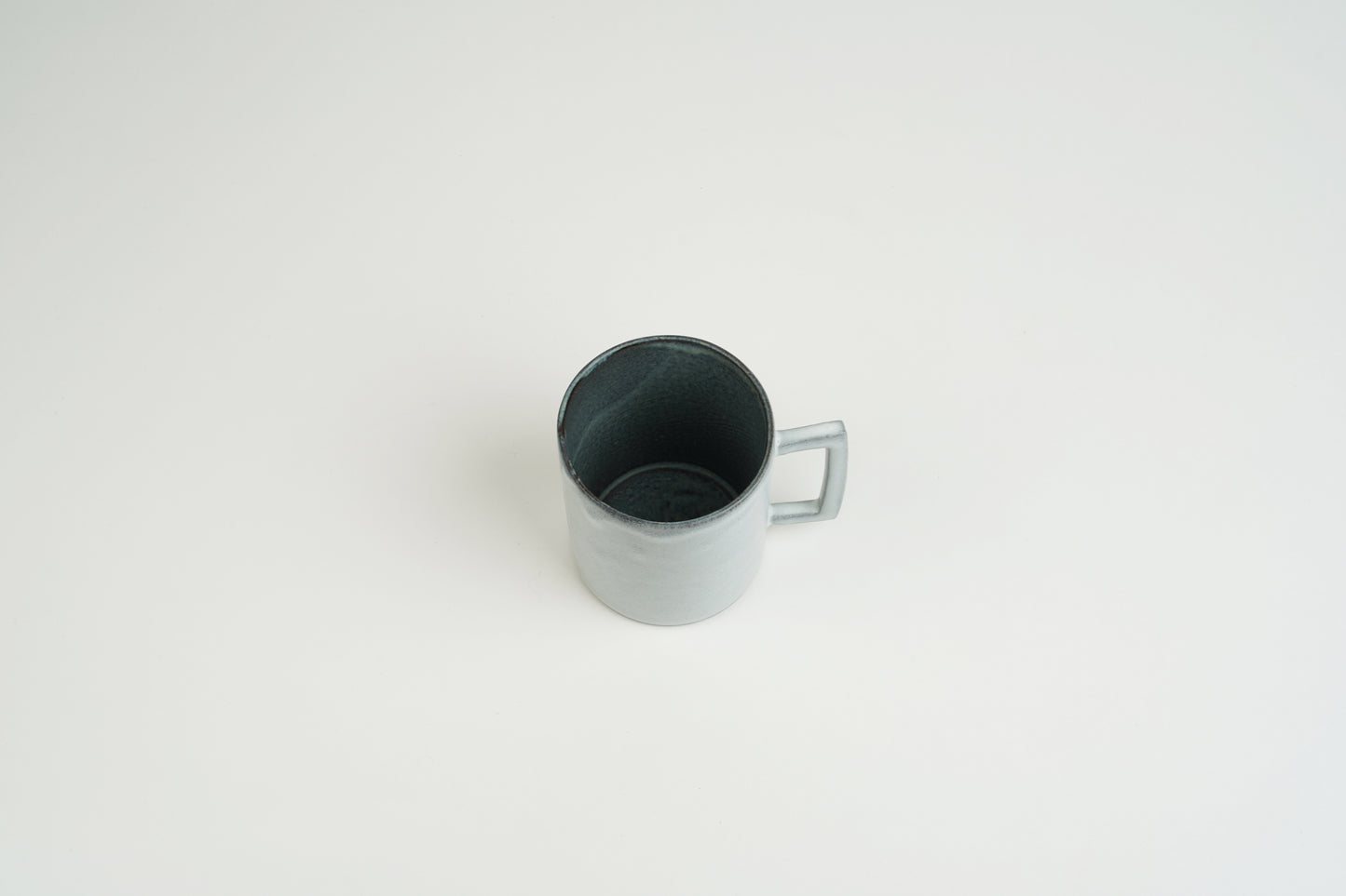 คัพเอ็มสีเทา