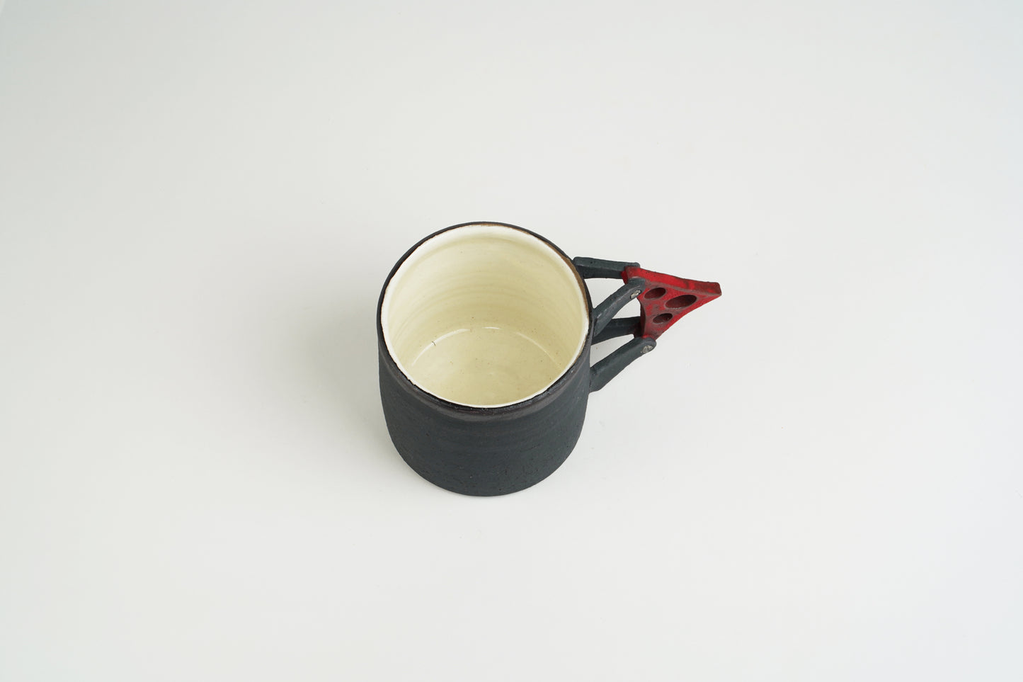 แก้วมัคลูกผู้ชาย: สีแดง