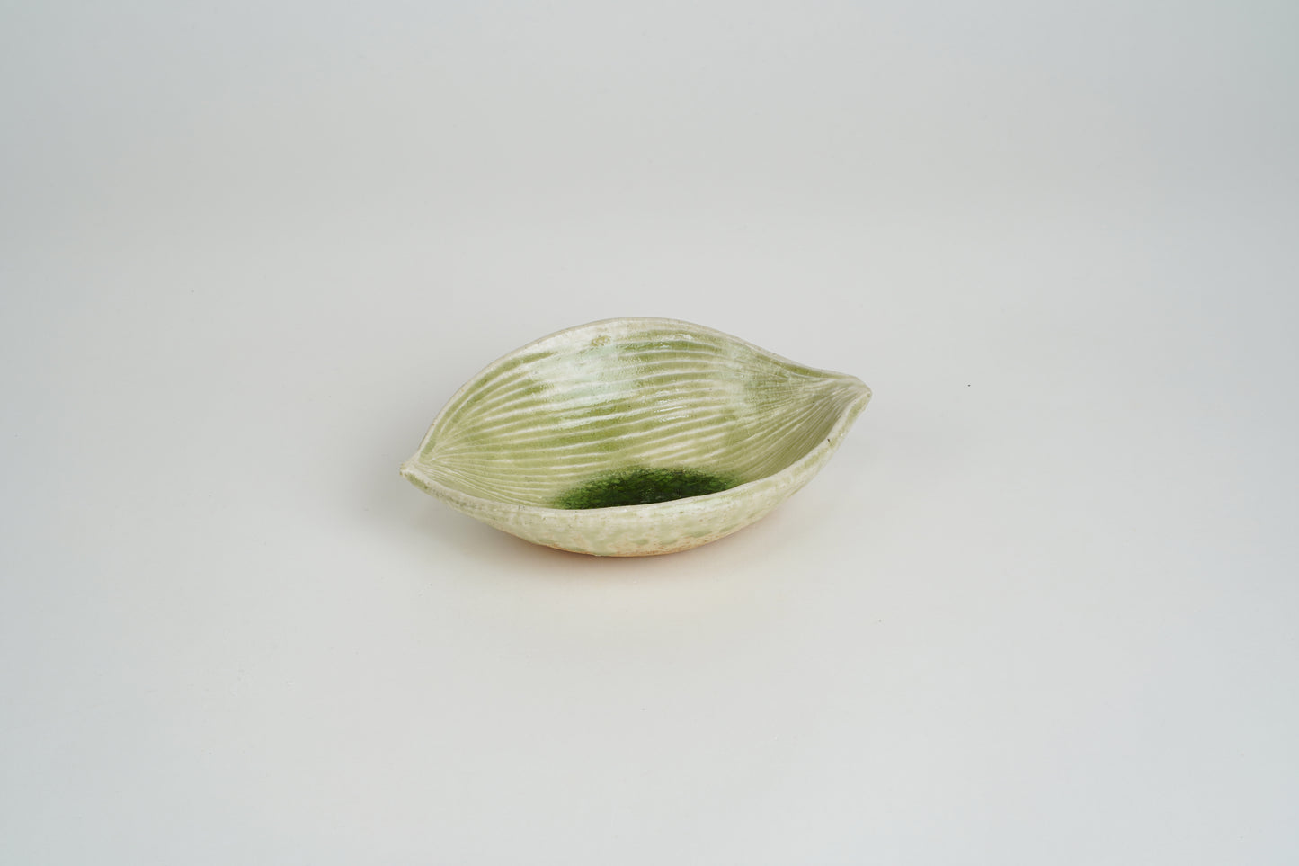 Green Glaze Lotus-Shaped Small Bowl