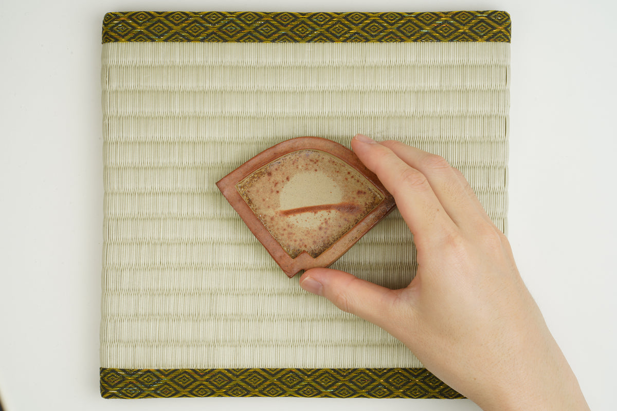 備前扇形小皿・A
鉄扇の器