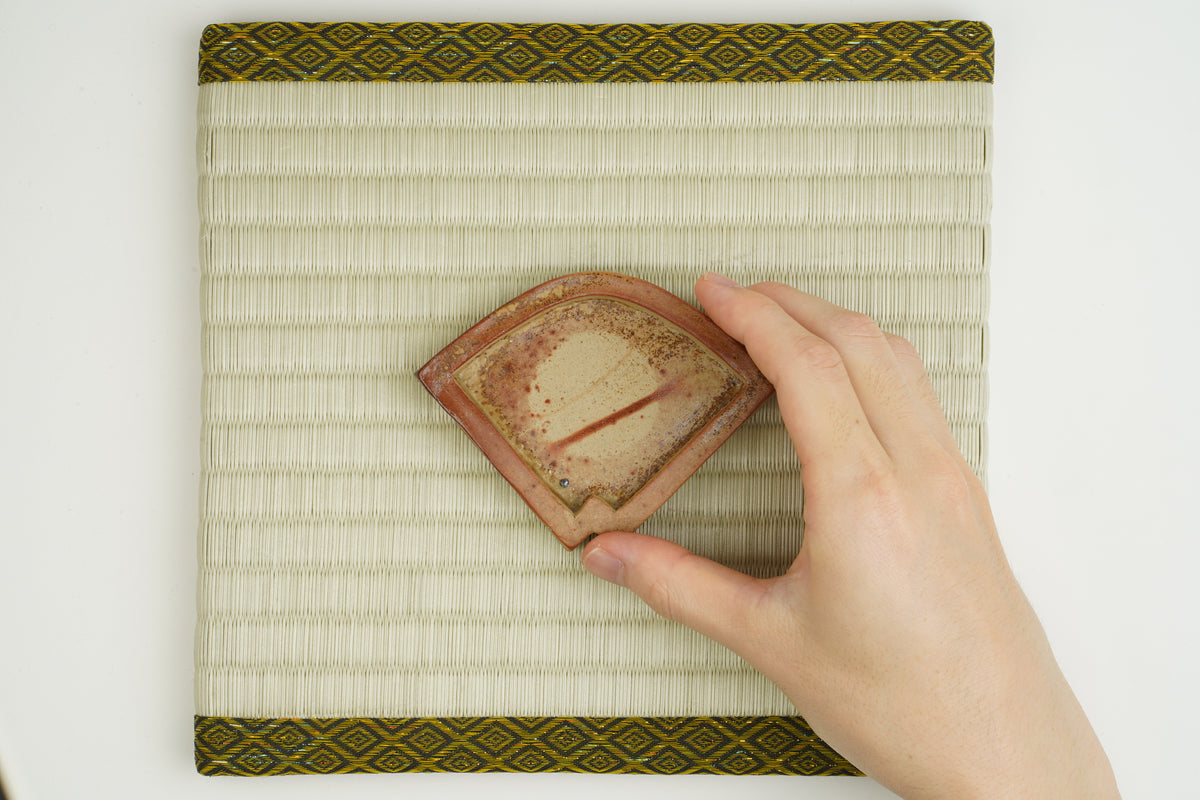 備前扇形小皿・B
緋扇の風・ひおうぎのかぜ