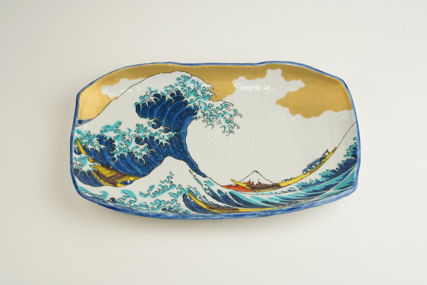 Wave-patterned plate