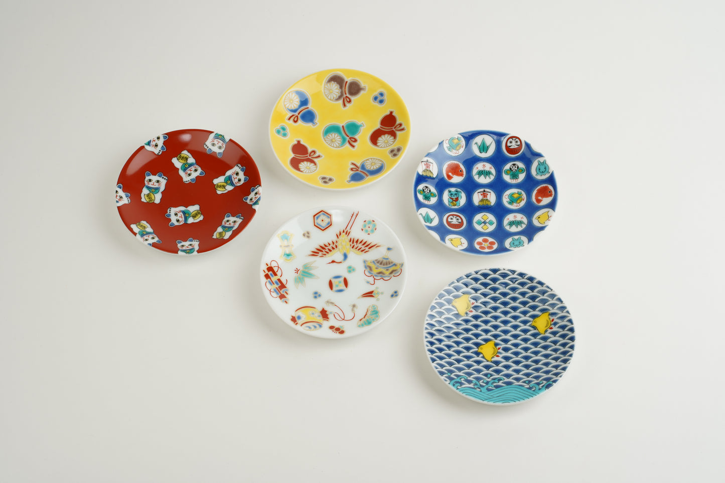 Auspicious small plates set with different designs