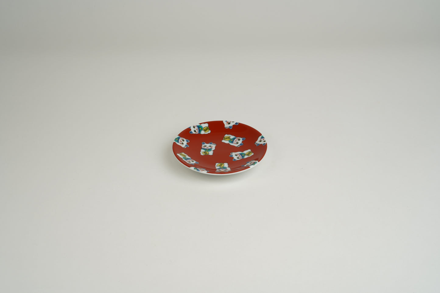 Auspicious small plates set with different designs