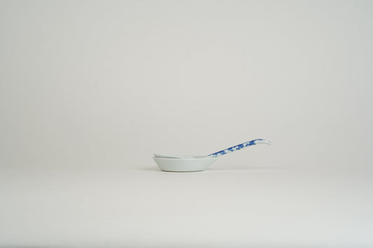 Spoon with stand