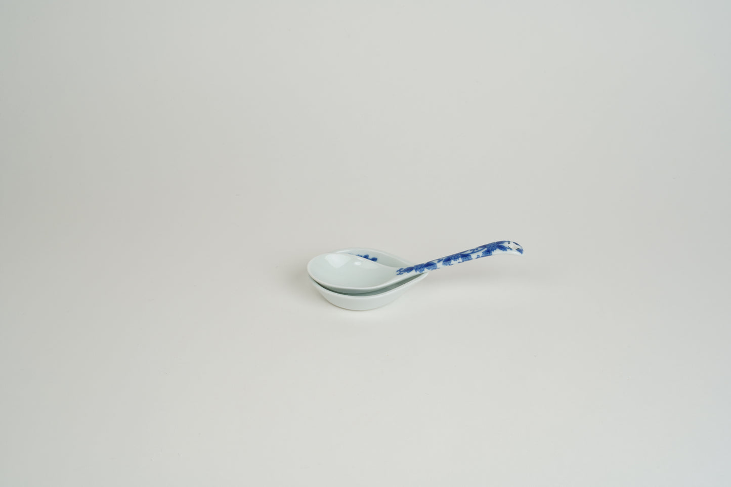 Spoon with stand