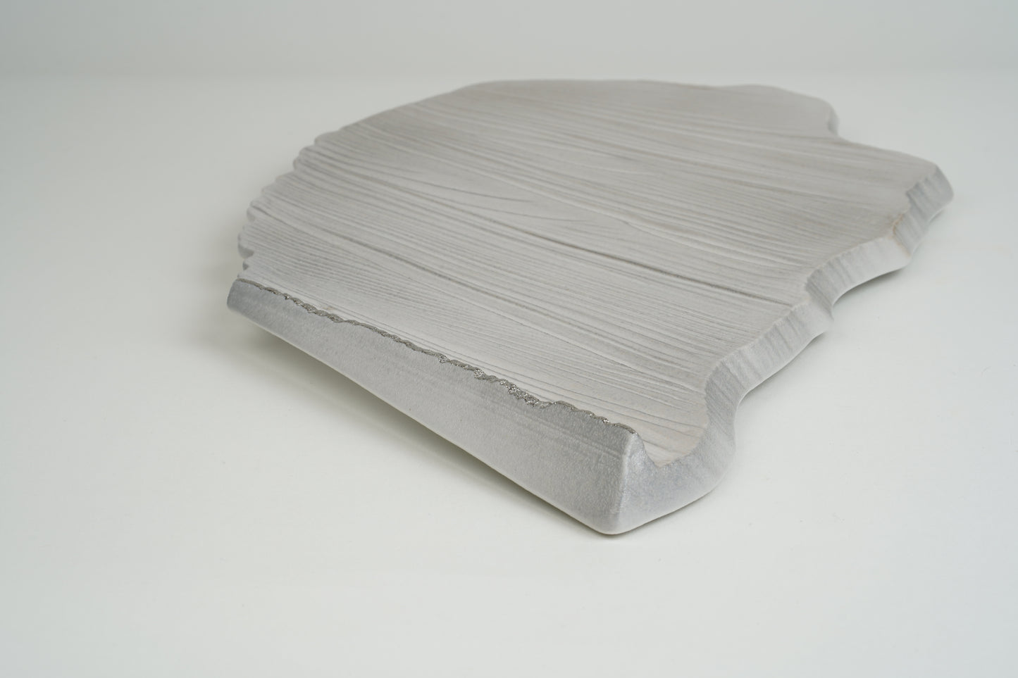 Grey wood grain serving plate