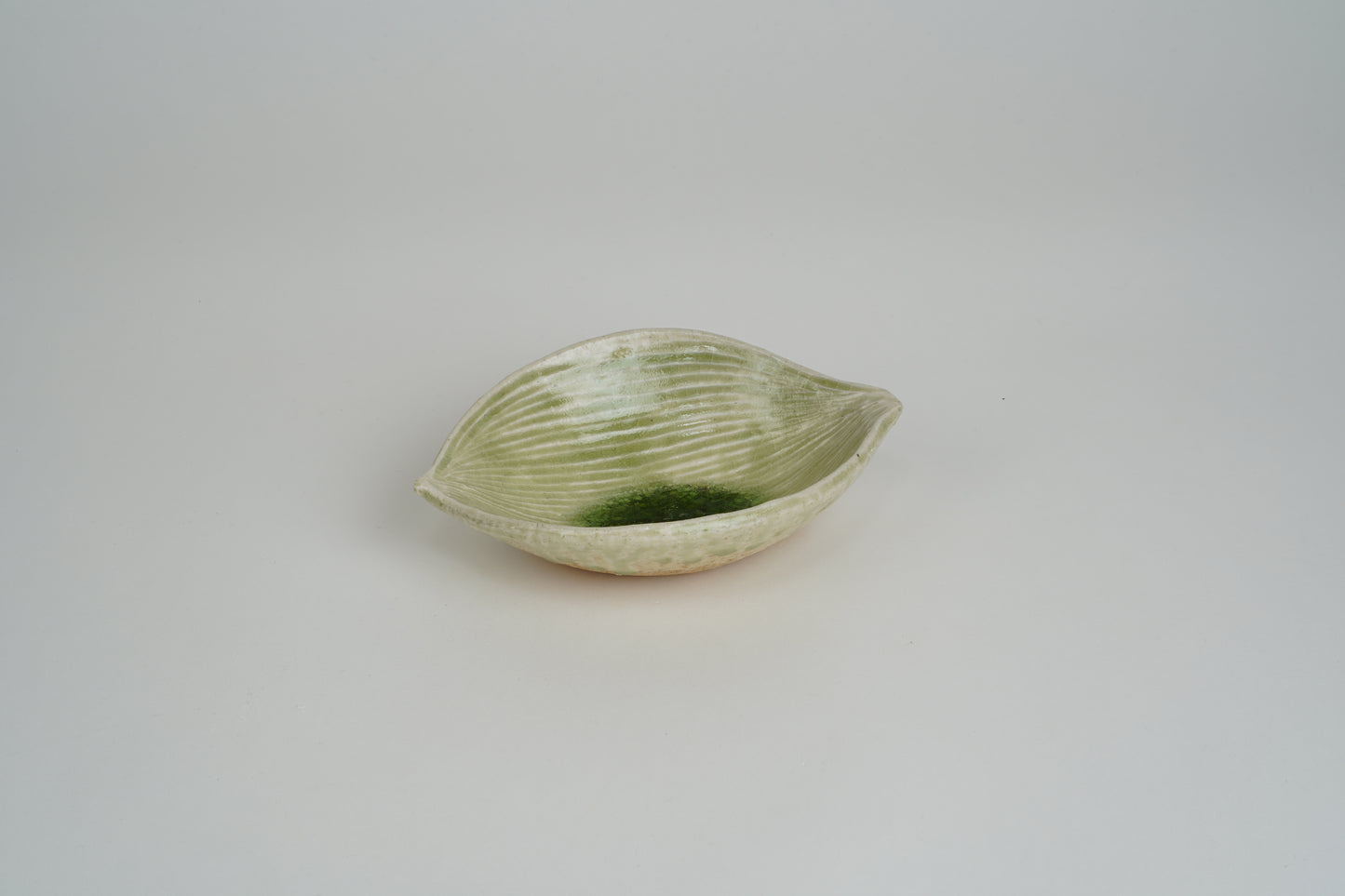 Green Glaze Lotus-Shaped Small Bowl