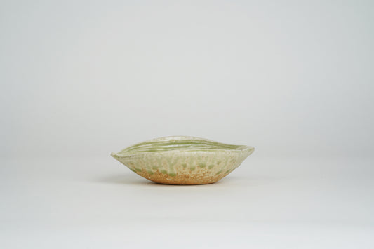 緑釉蓮型小鉢