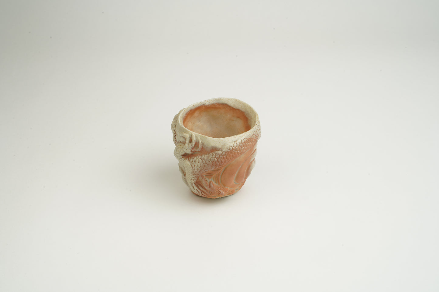 White Bizen Ryusaiku Guinomi (Sake Cup)
Prayer of the White Dragon