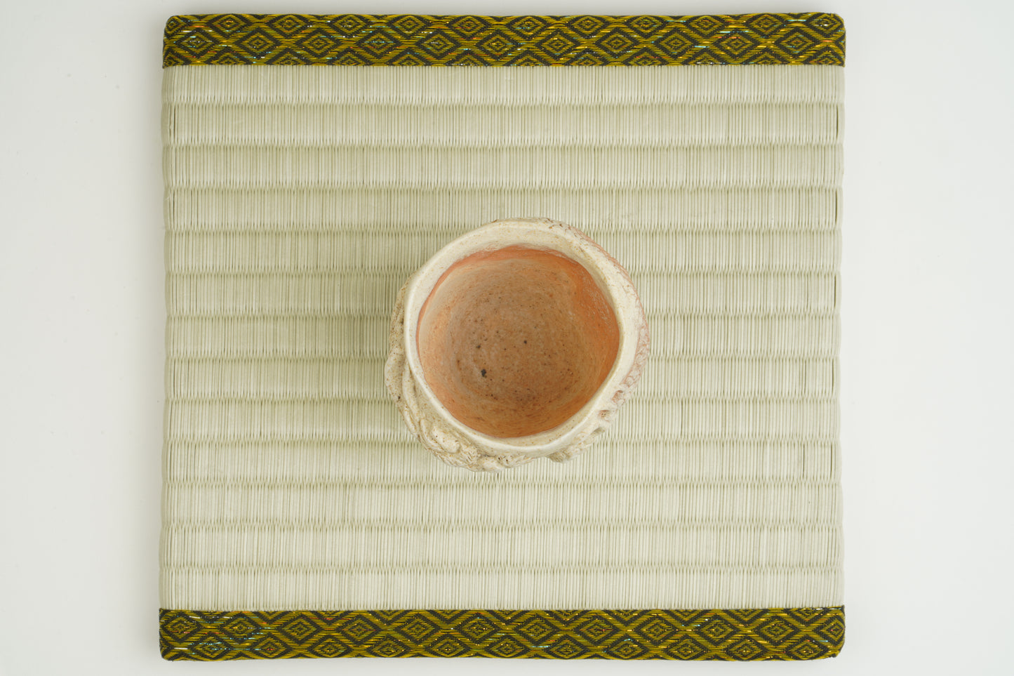 White Bizen Ryusaiku Guinomi (Sake Cup)
Prayer of the White Dragon