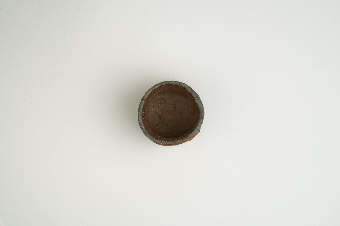 Kiln-transformed sake cup, stately and magnificent