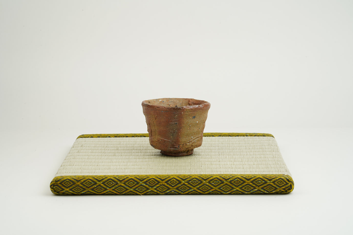 焼締左馬ぐい呑
火山の中のダークホース