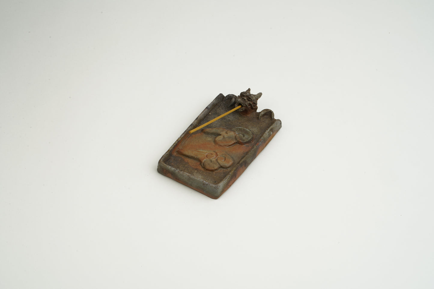 Dragon incense holder
Bringing in the cloud dragon