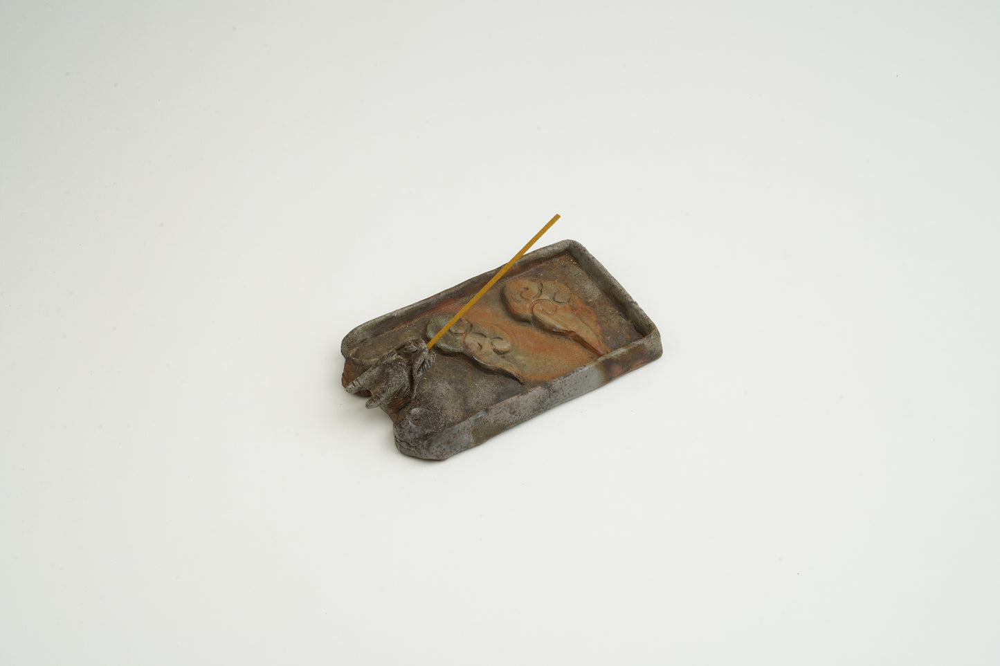 Dragon incense holder
Bringing in the cloud dragon