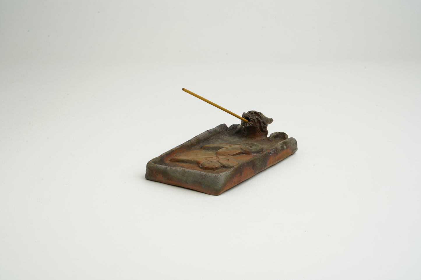 Dragon incense holder
Bringing in the cloud dragon