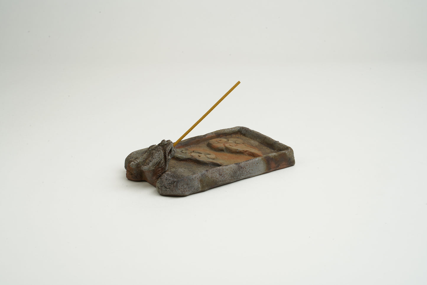 Dragon incense holder
Bringing in the cloud dragon