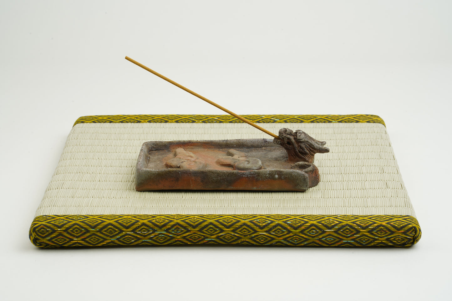 Dragon incense holder
Bringing in the cloud dragon
