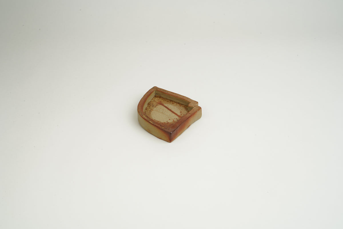 備前扇形小皿・B
緋扇の風・ひおうぎのかぜ