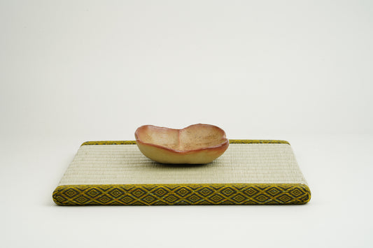 Bizen Flower-Shaped Small Plate A
Sesame Blizzard